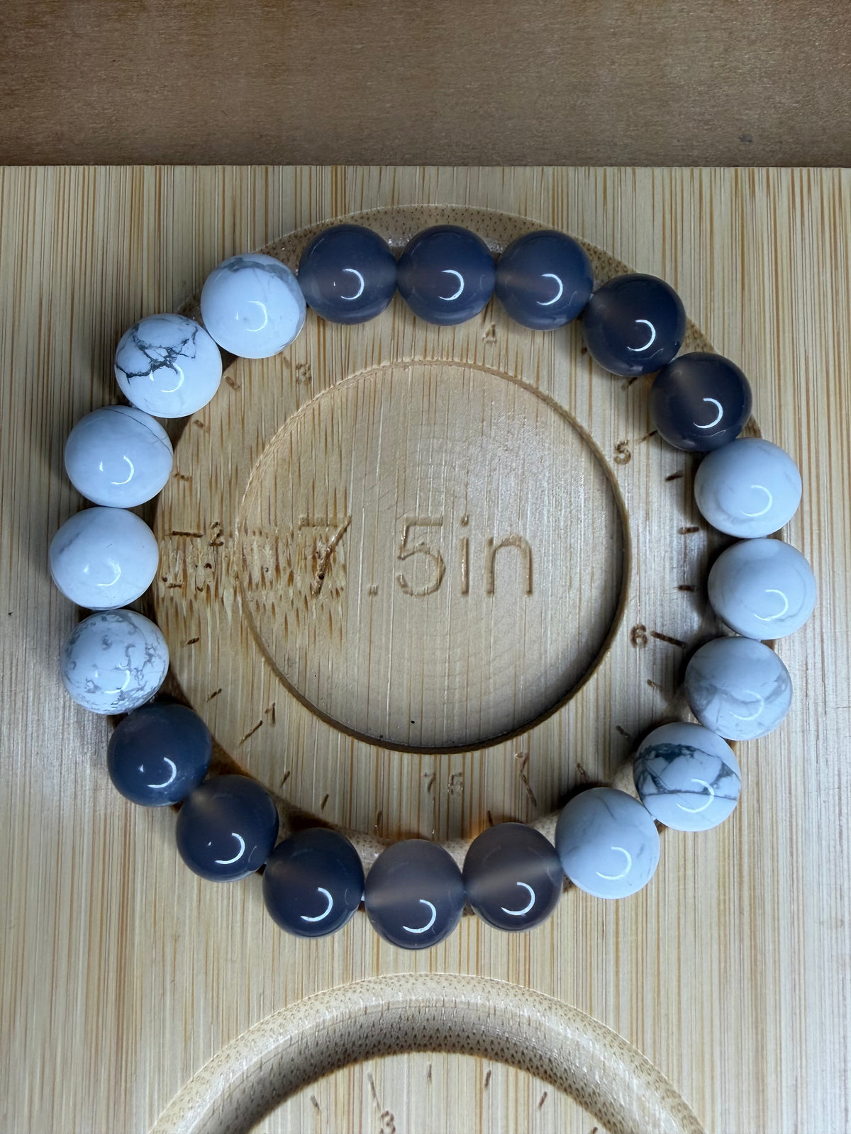 Grey Agate/Howlite Stretch Bracelet
