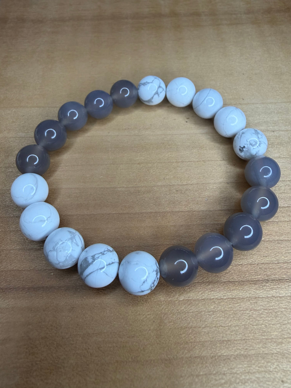 Grey Agate/Howlite Stretch Bracelet