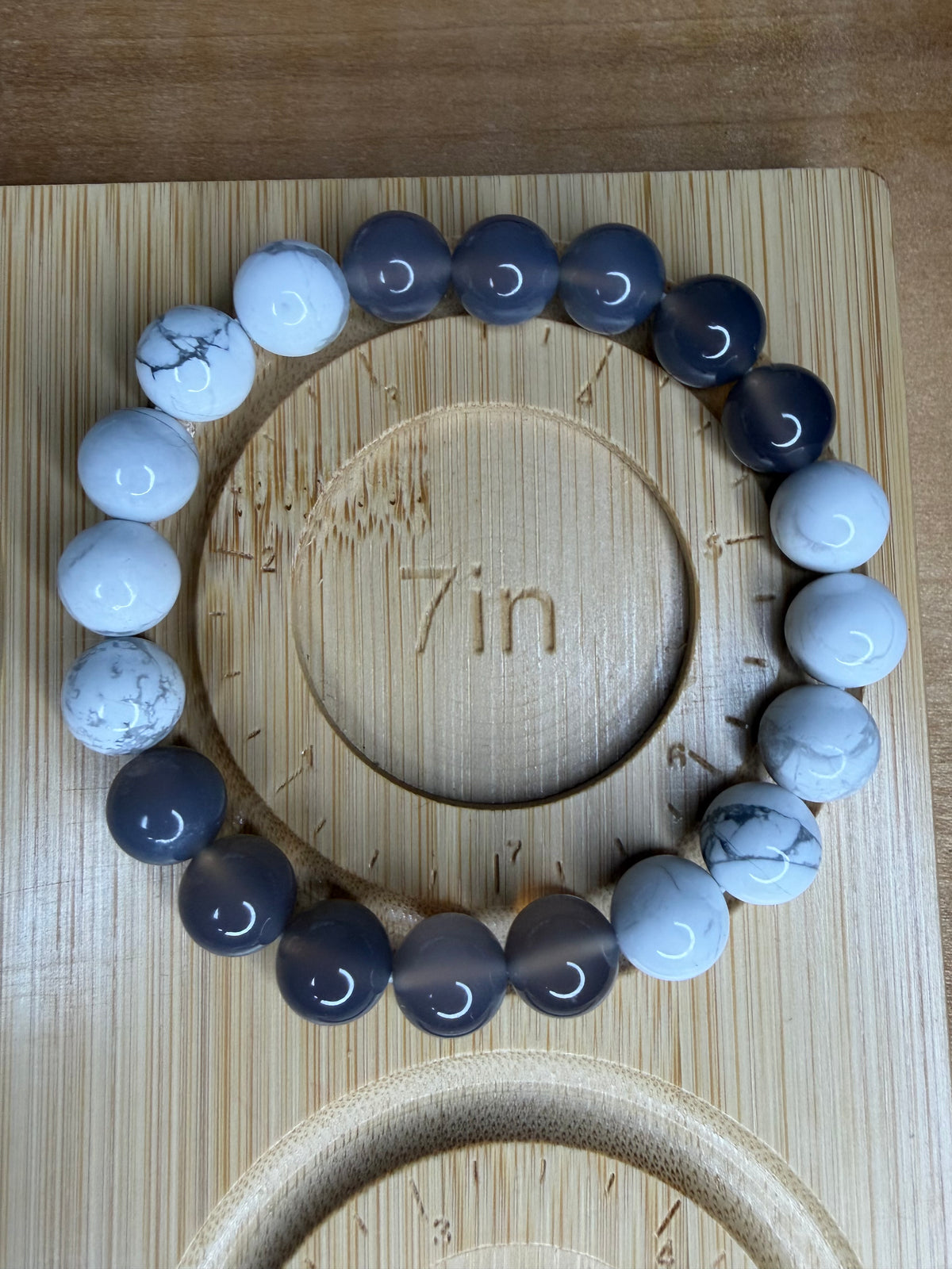 Grey Agate/Howlite Stretch Bracelet